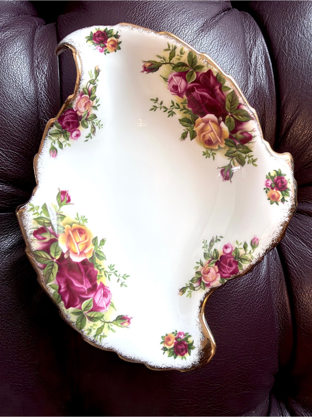 Royal Albert Old Country Roses Leaf Dish
